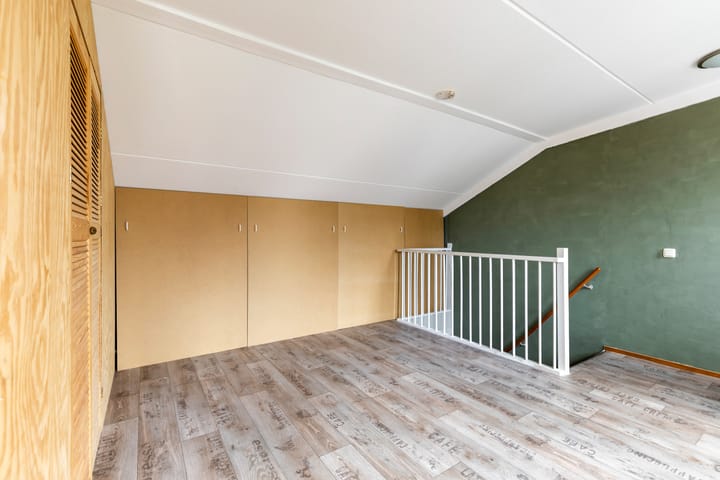 Tussenwoning te koop: Van der Zaaghof 1, Nijkerk