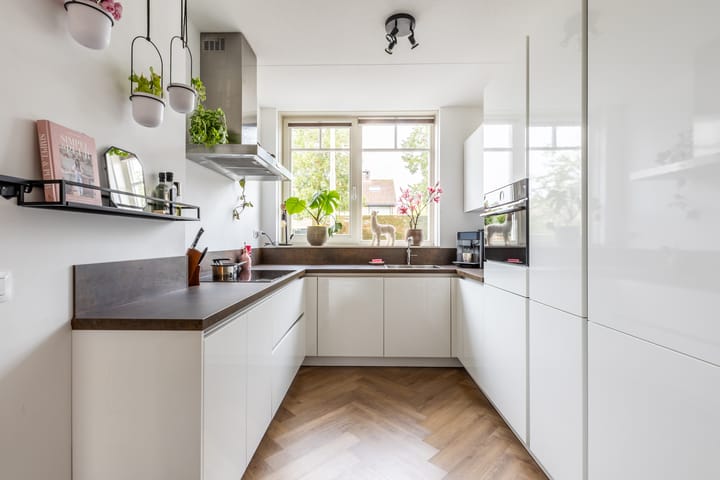 Tussenwoning te koop: Laan van Westmolen 49A, Mijnsheerenland