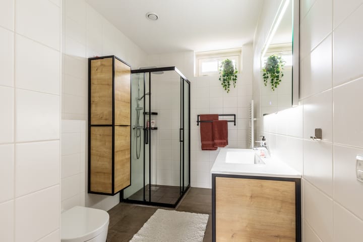 Tussenwoning te koop: Laan van Westmolen 49A, Mijnsheerenland