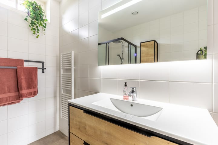 Tussenwoning te koop: Laan van Westmolen 49A, Mijnsheerenland