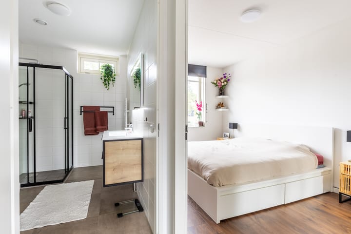 Tussenwoning te koop: Laan van Westmolen 49A, Mijnsheerenland