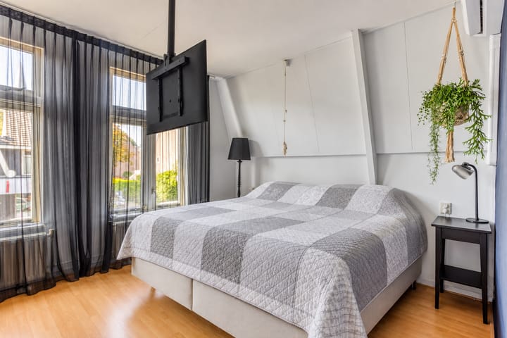 Twee-onder-één-kap te koop: Alkmaarseweg 47, Beverwijk