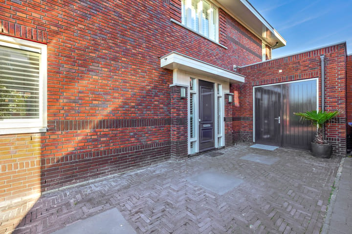 Hoekwoning te koop: Rogier van Otterloostraat 1, Berkel En Rodenrijs