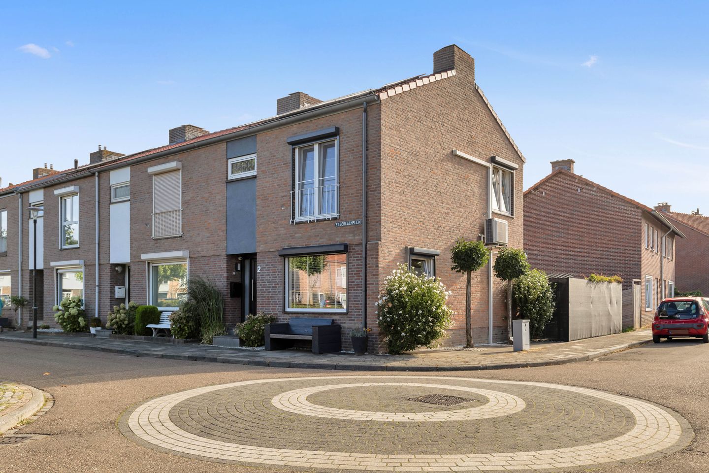 Foto 1 van Sint Gerlachplein 2