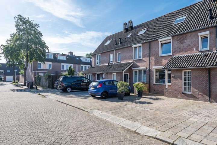Tussenwoning te koop: Périgordlaan 25, Eindhoven