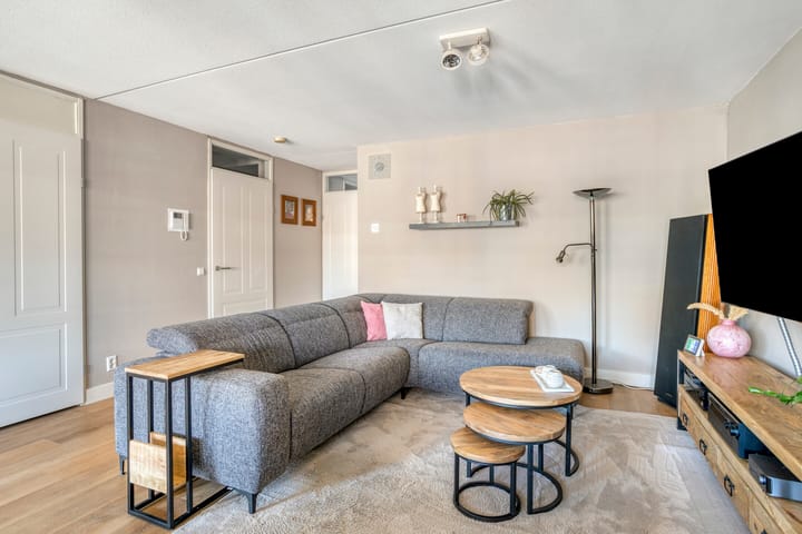 Appartement te koop: Veldhovenring 152, Tilburg