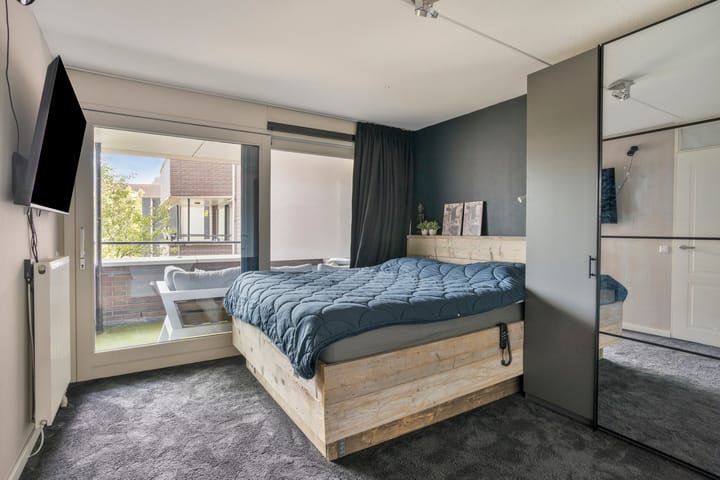 Appartement te koop: Veldhovenring 152, Tilburg