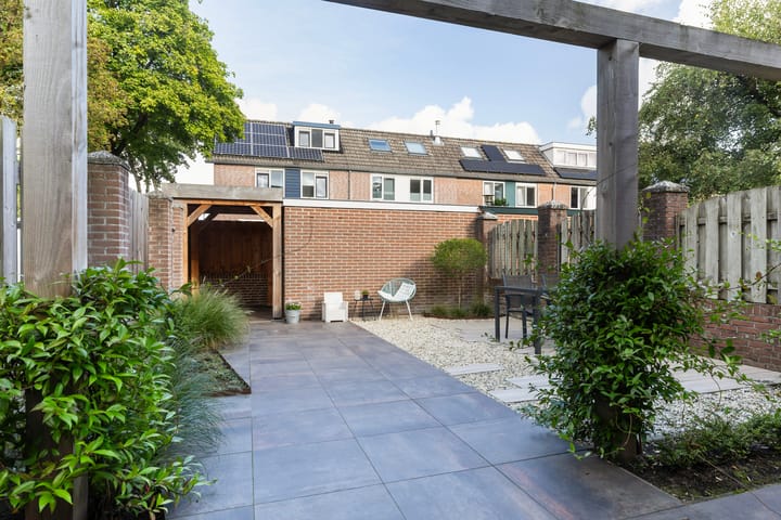 Tussenwoning te koop: Rustenburgerweg 2, Amersfoort