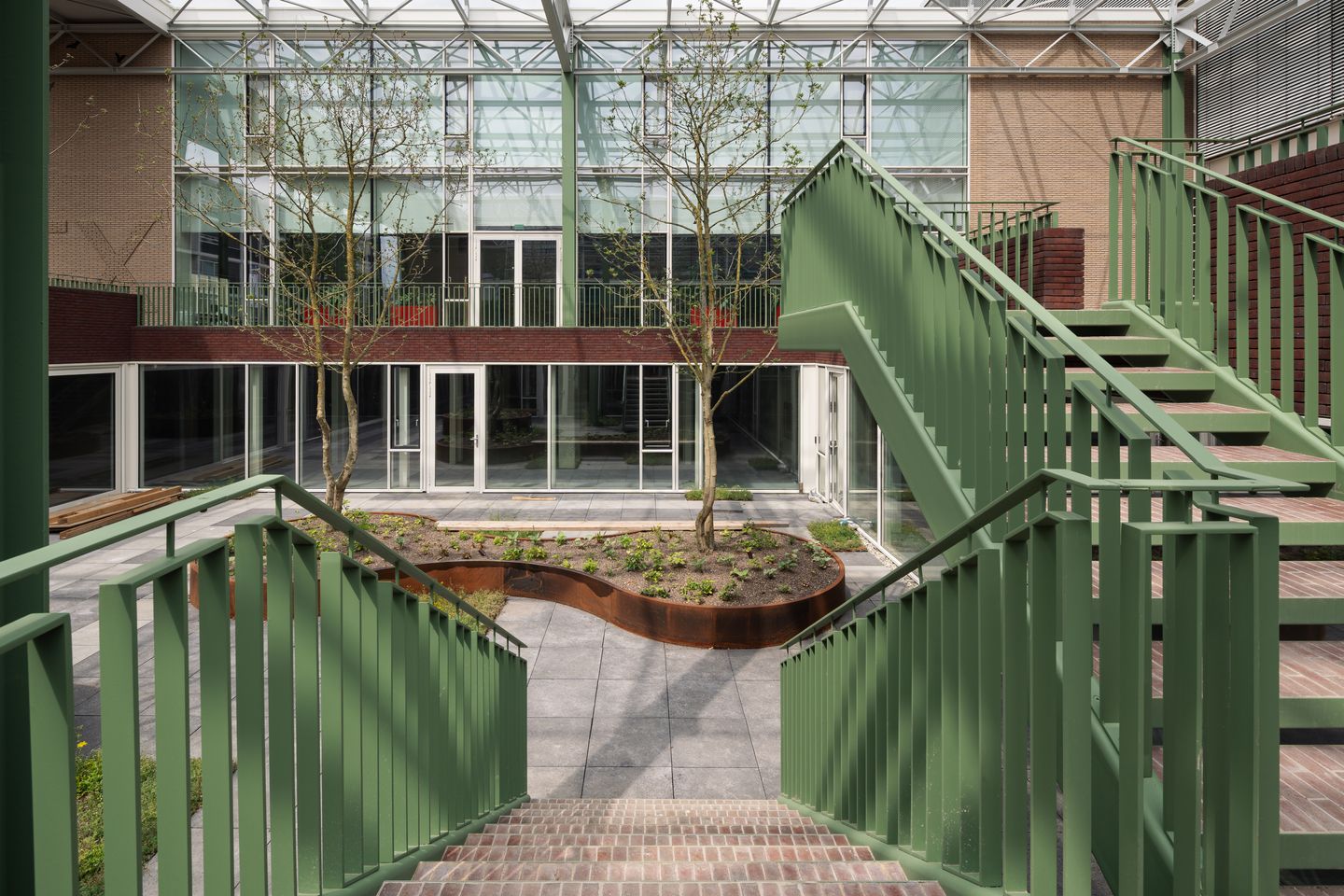View photo 5 of Zwaanstraat 1