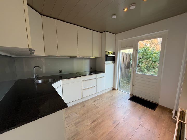 Tussenwoning te huur: De Toe-akker 5, Waalre