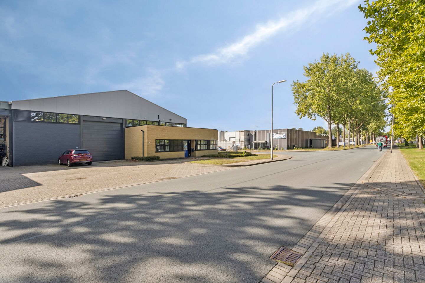 View photo 3 of Bremenweg 8