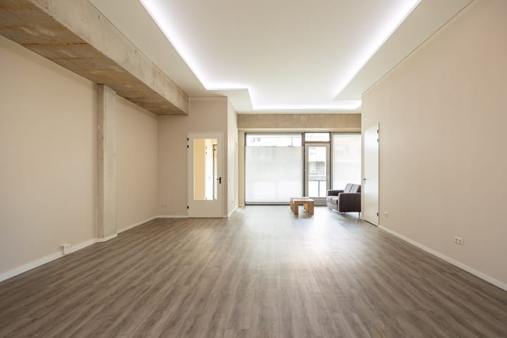 Foto 4 van Banier 8-A