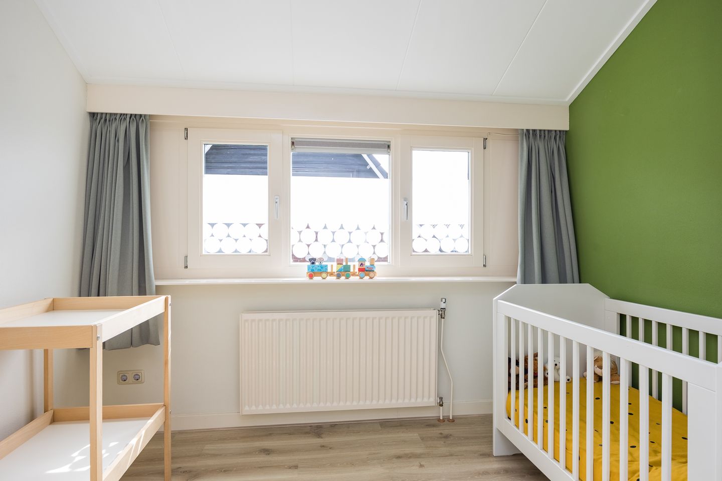 Photo 29 of Jacob van Ruisdaelstraat 17-A