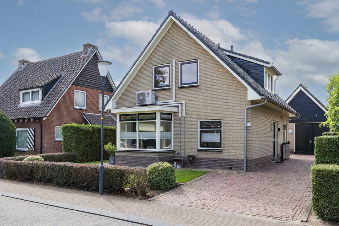 Photo 1 of Jacob van Ruisdaelstraat 17-A