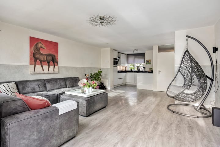 Tussenwoning te koop: Rosa Spierstraat 8, Hoofddorp