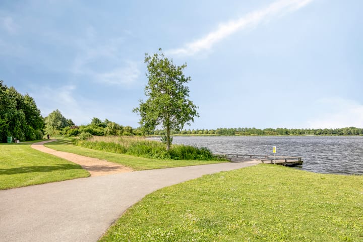 Tussenwoning te koop: Rosa Spierstraat 8, Hoofddorp