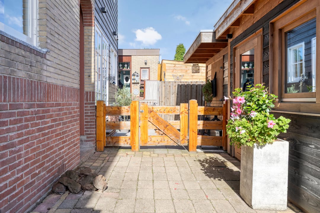 Photo 28 of Noordeinde 155