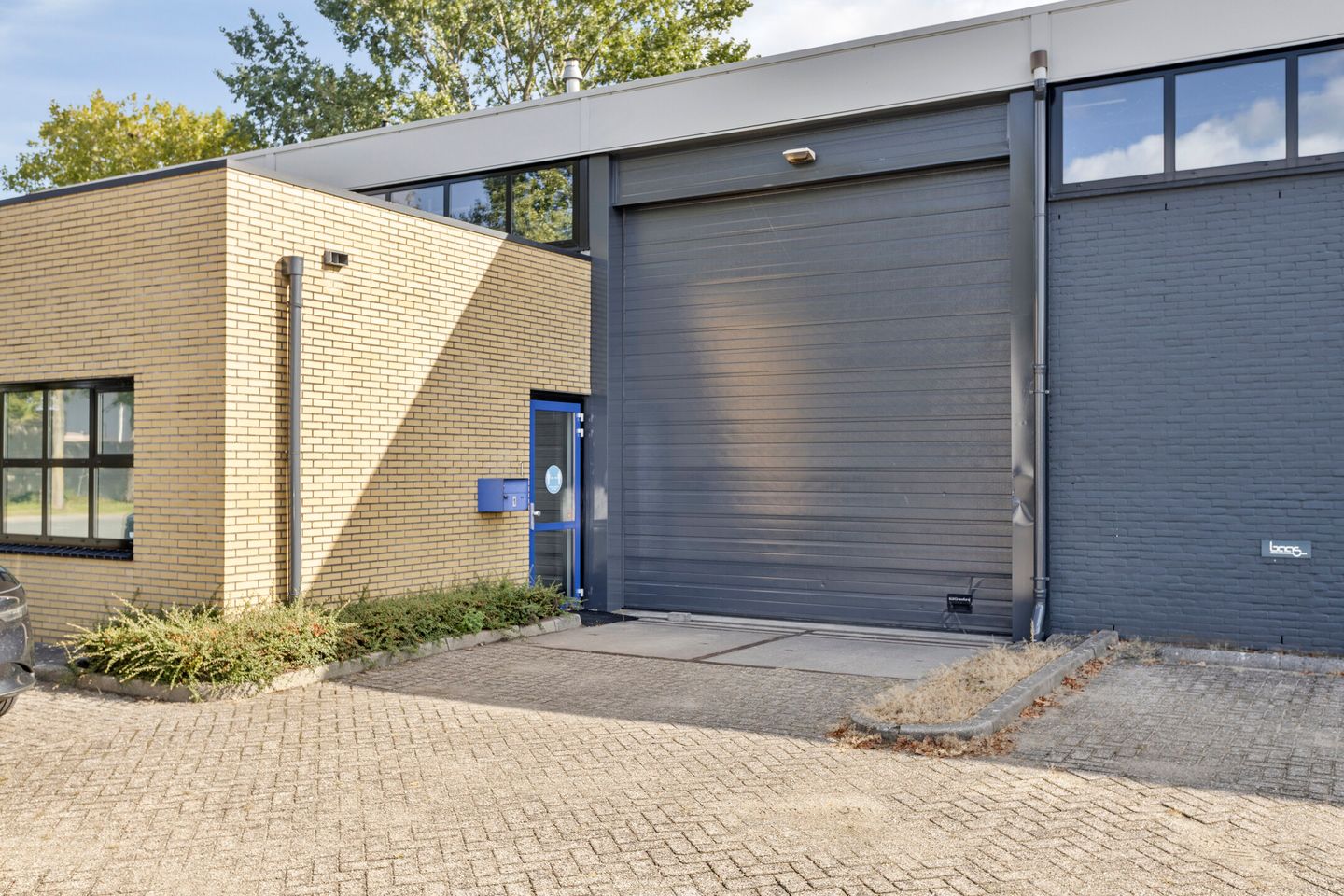 View photo 2 of Elbingstraat 1