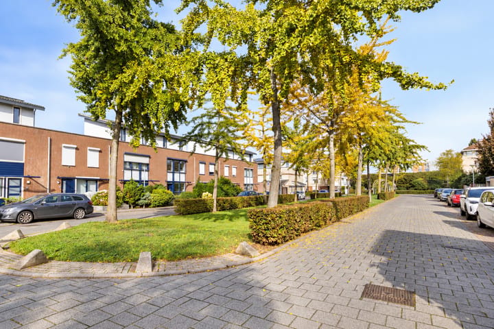 Tussenwoning te koop: Schout van Meghenlaan 7, 'S-Hertogenbosch