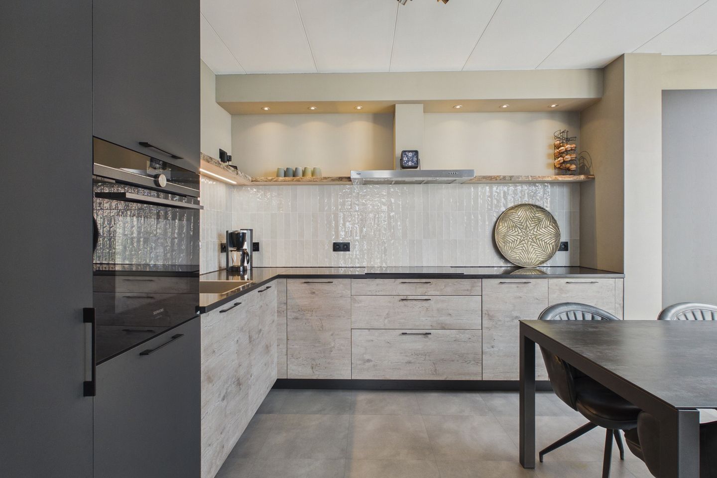 Photo 14 of Bernhardstraat 13