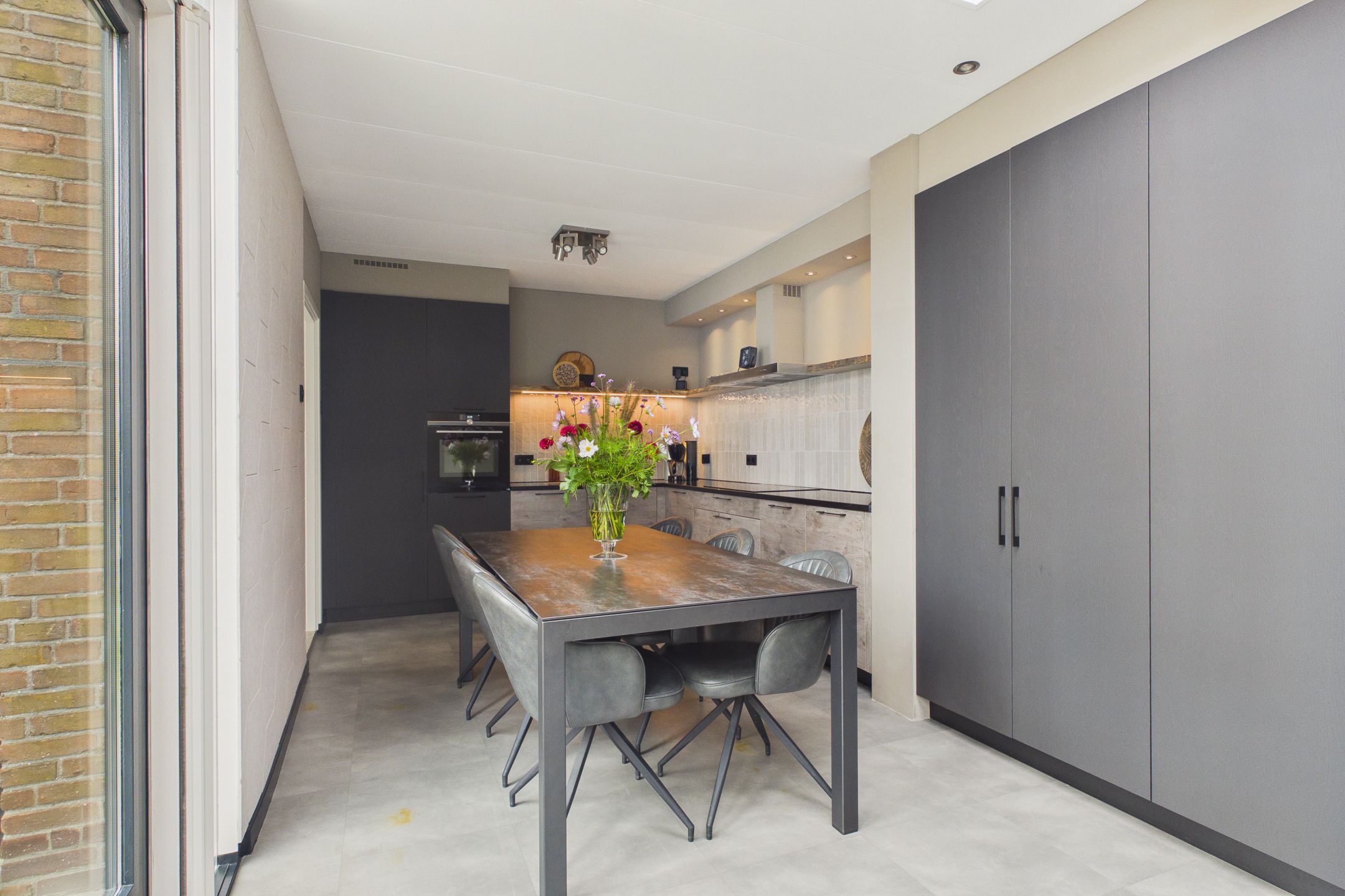 Photo 18 of Bernhardstraat 13