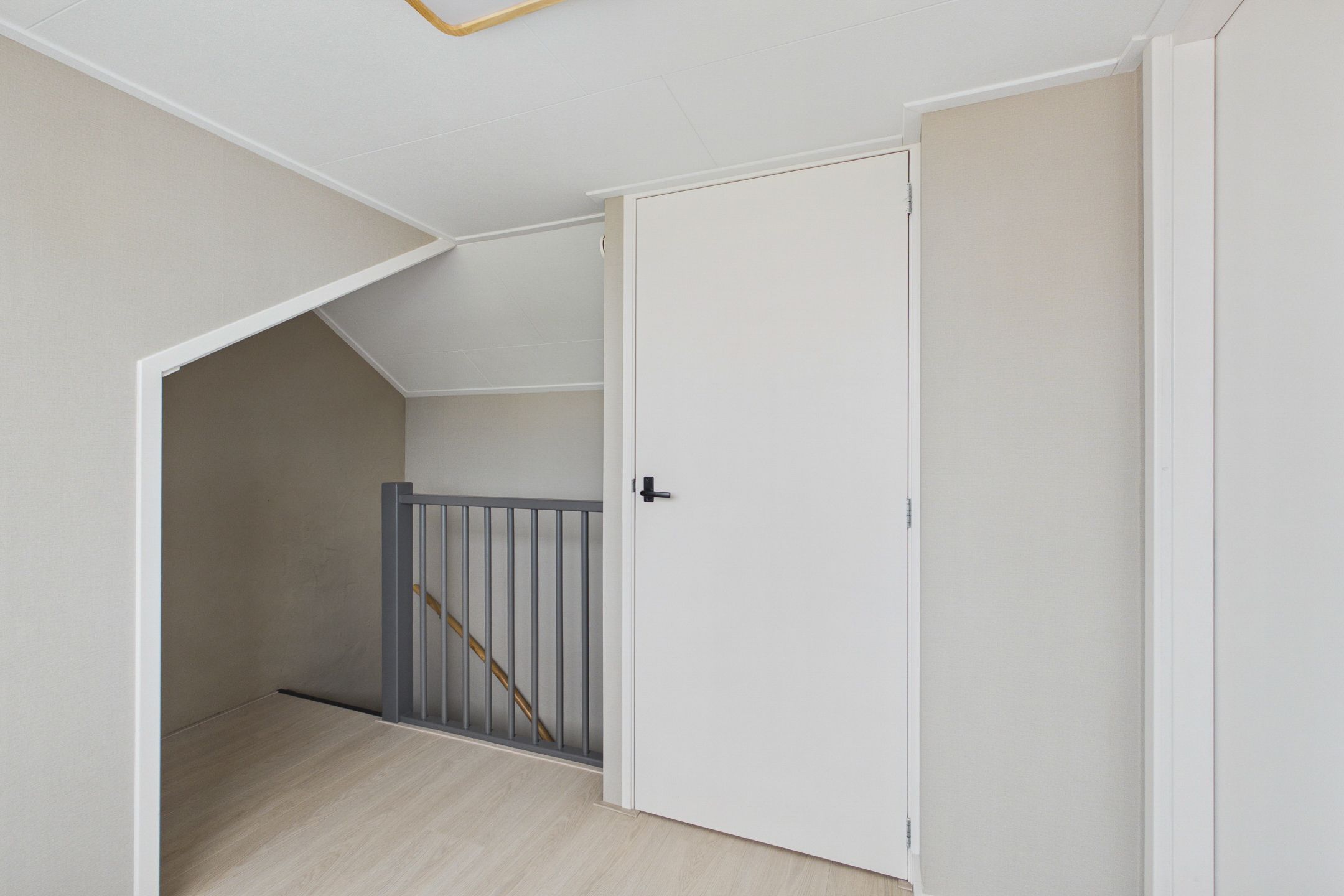 Photo 39 of Bernhardstraat 13