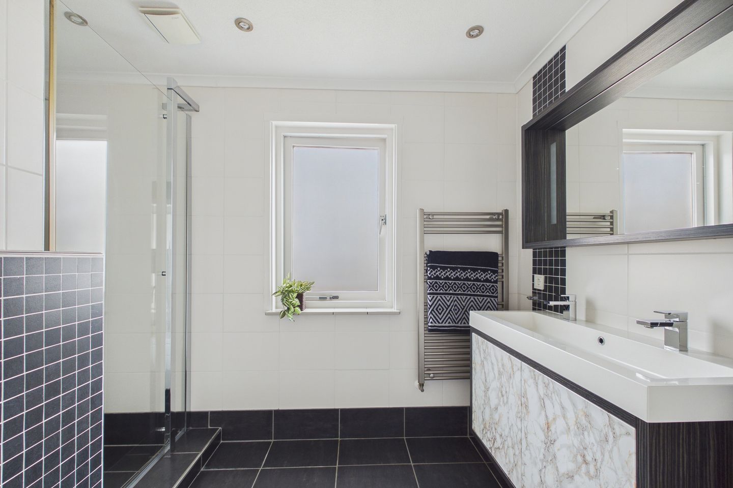 Photo 34 of Bernhardstraat 13