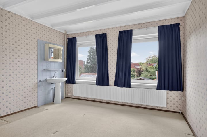 Tussenwoning te koop: Frederik van Eedenstraat 17, Arnhem