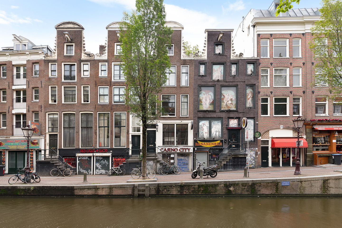 View photo 1 of Oudezijds Achterburgwal 35-A