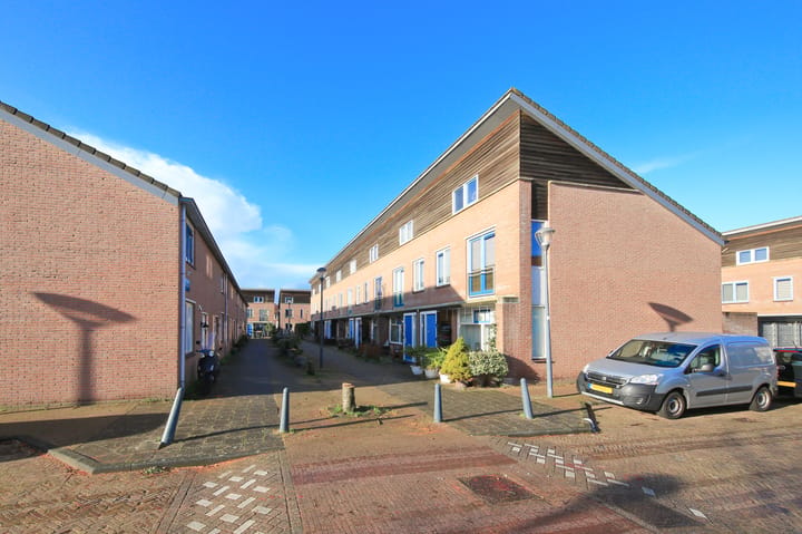 Tussenwoning te koop: Straatje van Anna Cramer 12, Haarlem
