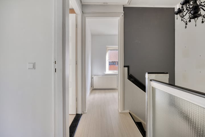 Tussenwoning te koop: Violierenweg 18, Wassenaar