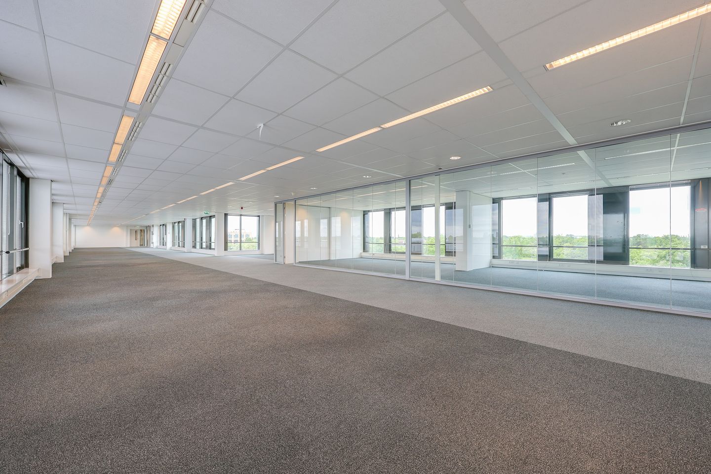 View photo 4 of Euroweg 20