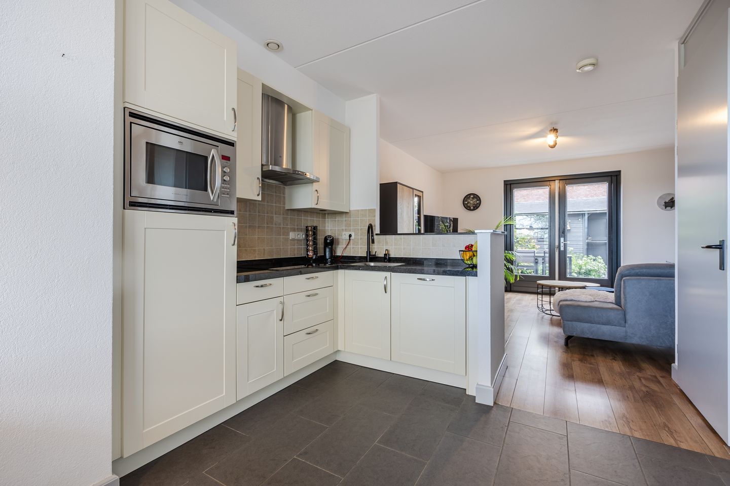 Photo 10 of Doeverensestraat 39-A