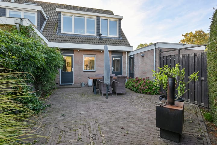 Twee-onder-één-kap te koop: Lange Wetering 1, Nederhorst Den Berg
