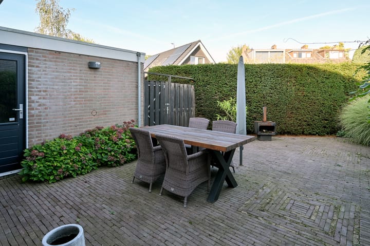 Twee-onder-één-kap te koop: Lange Wetering 1, Nederhorst Den Berg