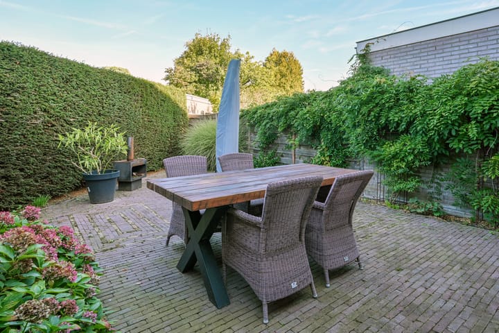 Twee-onder-één-kap te koop: Lange Wetering 1, Nederhorst Den Berg