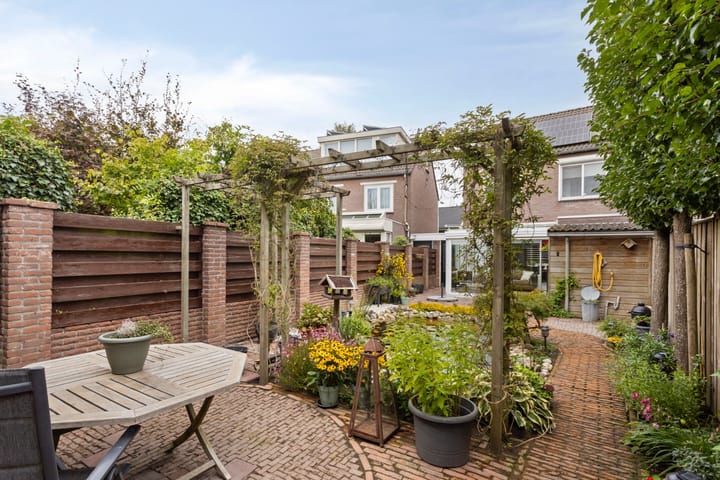 Tussenwoning te koop: Kerkstraat 47, Best