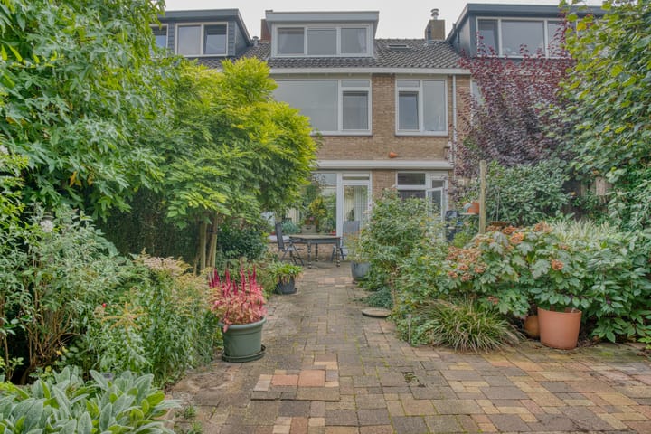 Tussenwoning te koop: Ericastraat 16, Zwijndrecht