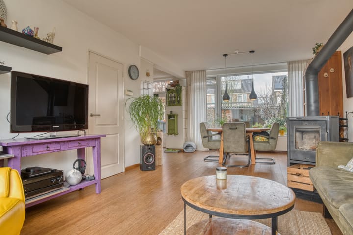 Tussenwoning te koop: Ericastraat 16, Zwijndrecht