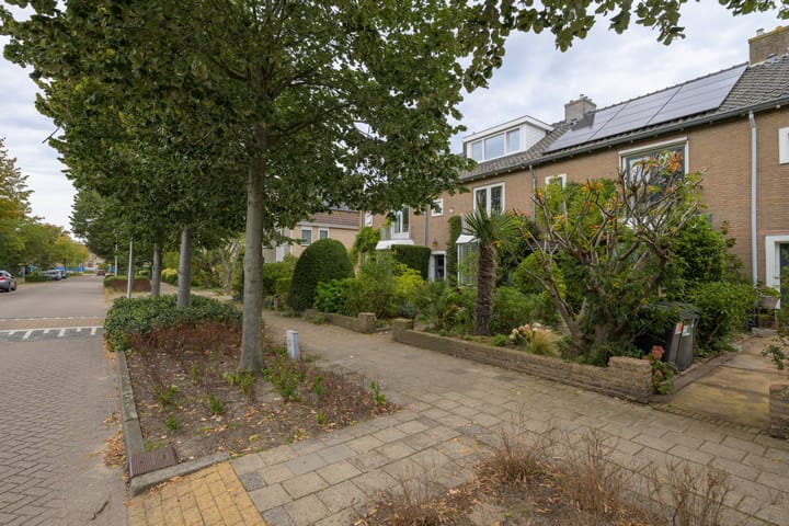 Tussenwoning te koop: Dr Poelslaan 8, Noordwijkerhout