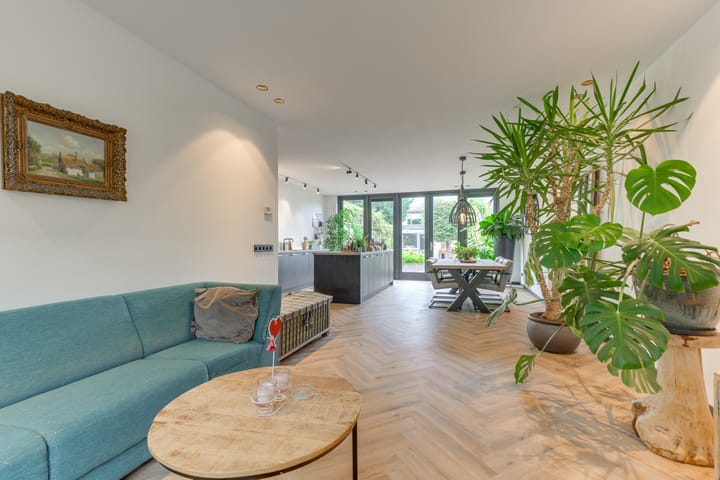 Tussenwoning te koop: Dr Poelslaan 8, Noordwijkerhout