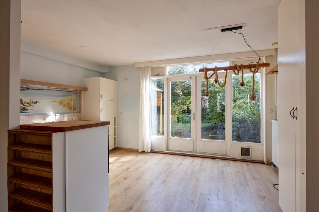 Photo 11 of Wouwstraat 4