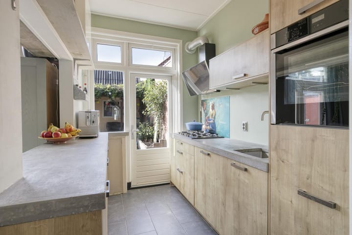 Hoekwoning te koop: Wilhelminalaan 2, Kampen