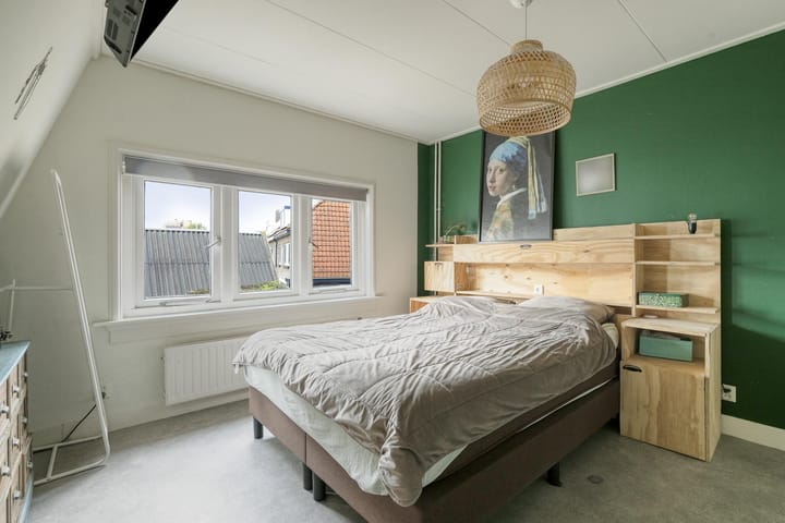 Hoekwoning te koop: Wilhelminalaan 2, Kampen