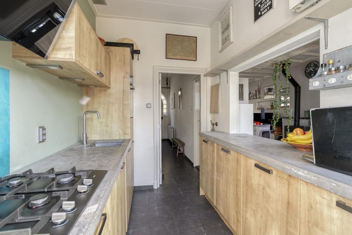 Hoekwoning te koop: Wilhelminalaan 2, Kampen