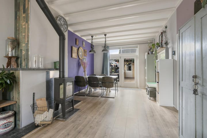 Hoekwoning te koop: Wilhelminalaan 2, Kampen