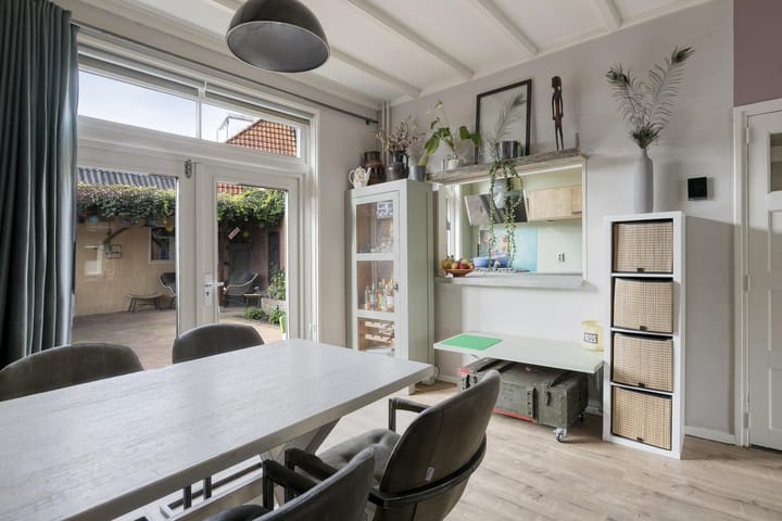 Hoekwoning te koop: Wilhelminalaan 2, Kampen