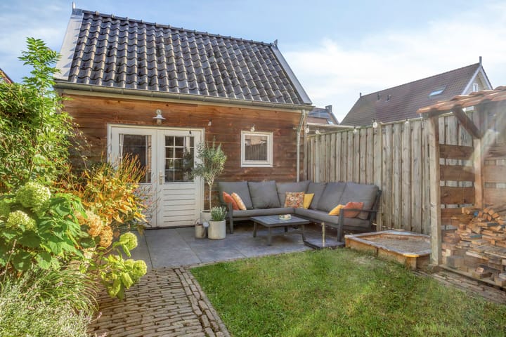 Tussenwoning te koop: Schulenburg 15, Oostkapelle