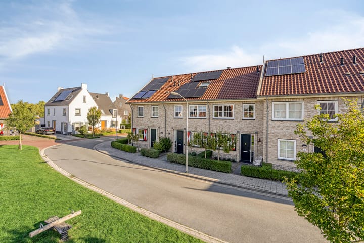 Tussenwoning te koop: Schulenburg 15, Oostkapelle