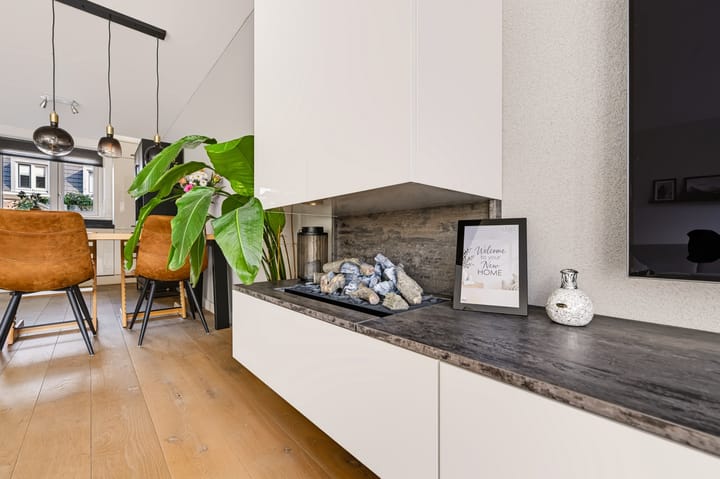 Tussenwoning te koop: Waalsteen 38, Houten
